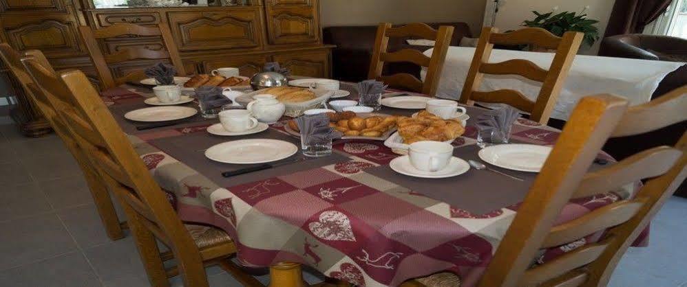 Le Mas De Servant Roulottes Et Chambres D'Hotes Auberives-en-Royans 외부 사진